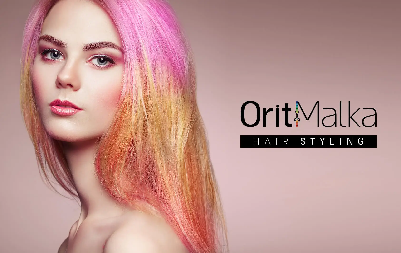 בחורה עם שיער בגווני ורוד ולוגו Orit Malka Hair Styling