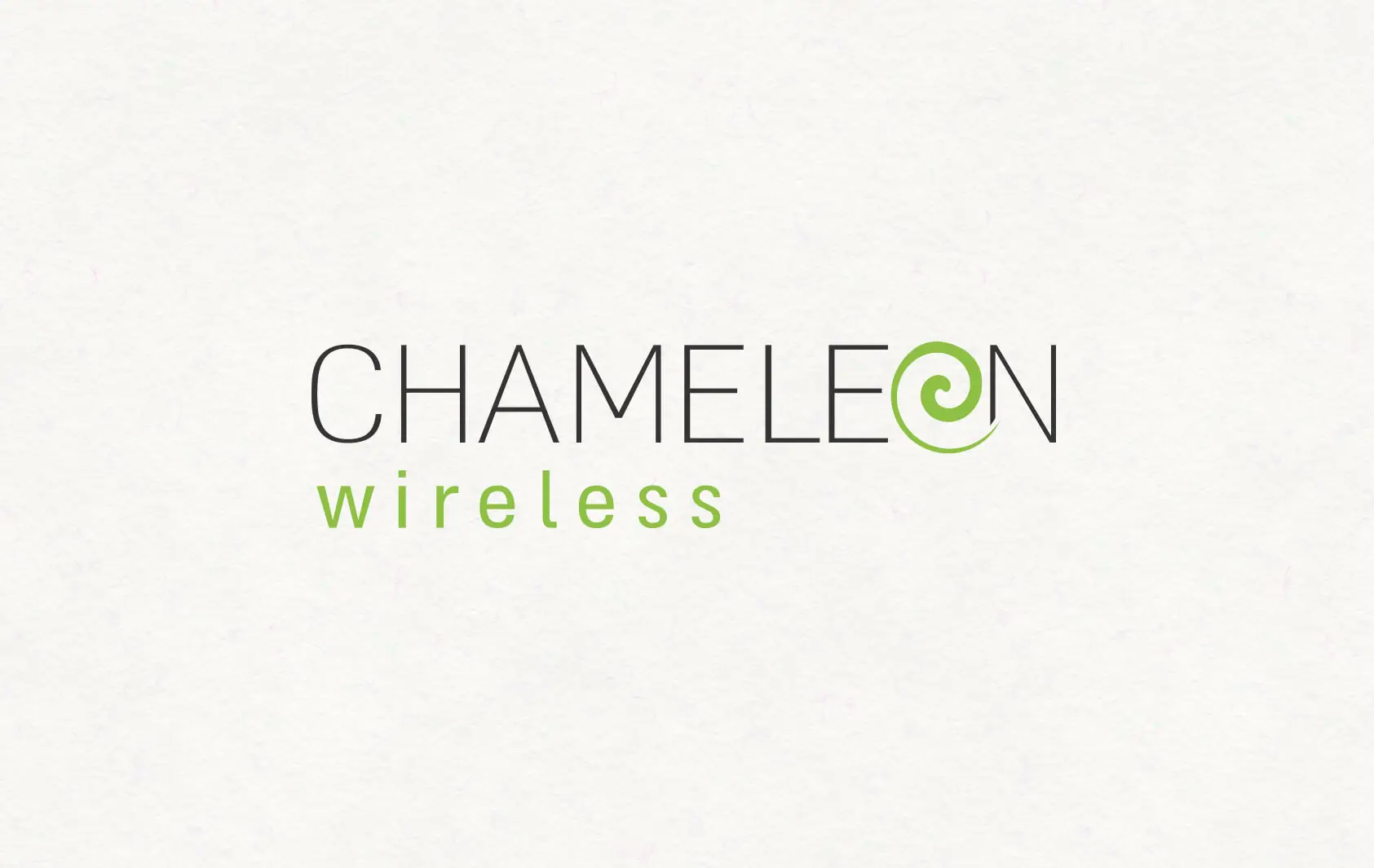 לוגו Chameleon Wireless עם איור ספירלה ירוקה