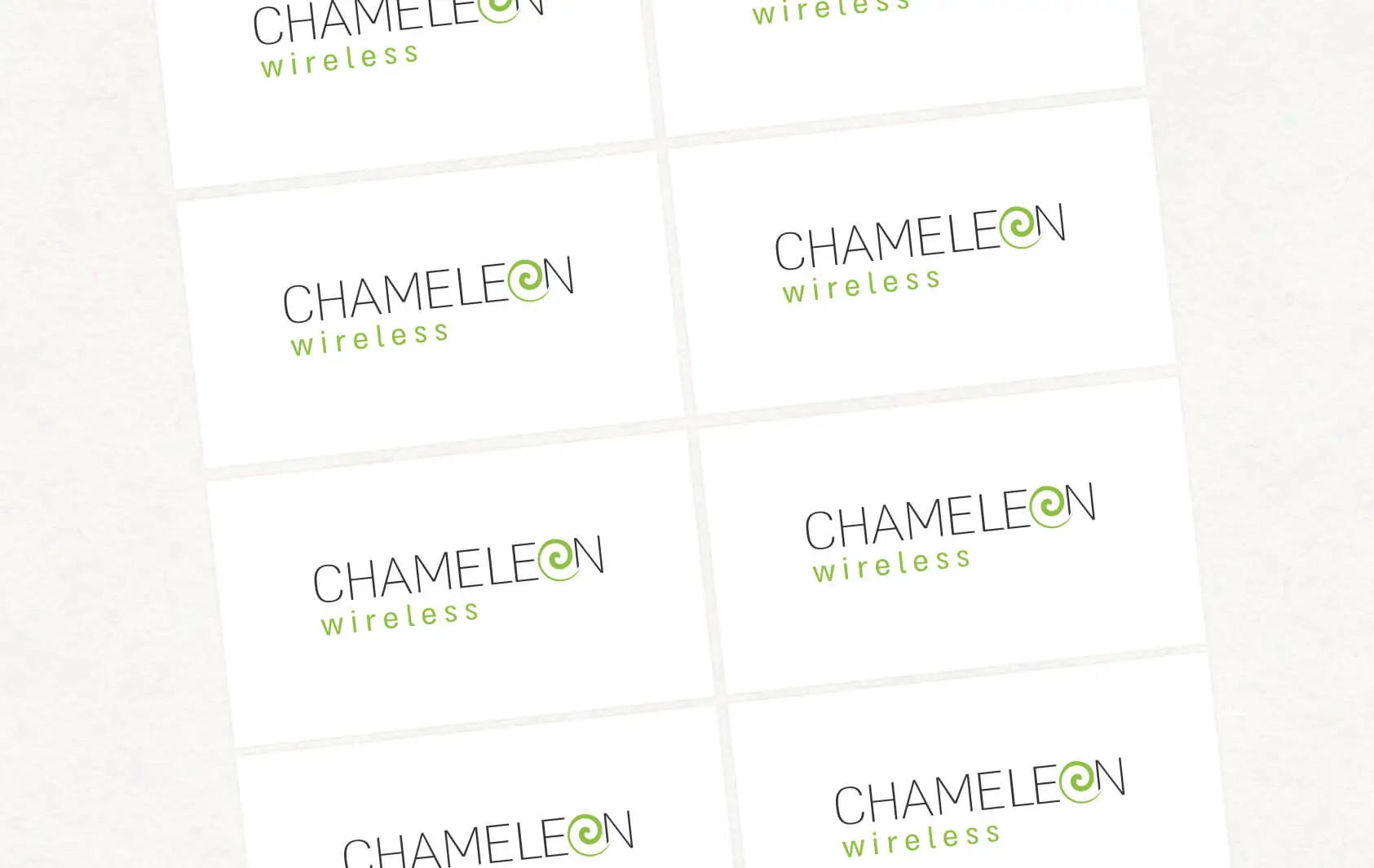 מיצוג לוגו Chameleon Wireless חוזר על עצמו במערך רשת כרטיסי ביקור